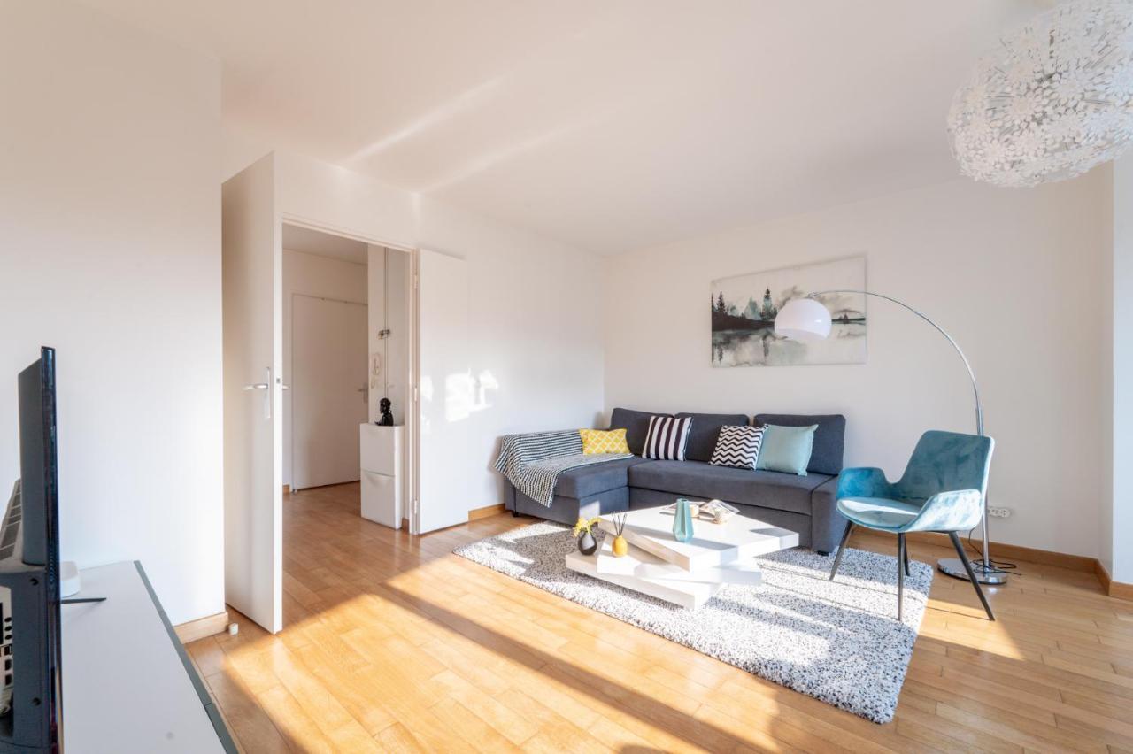 Immotovo - Moderne - Paris 8 Min - Parking - Netflix Apartment